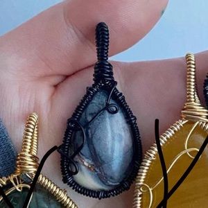 Hand wrapper crystal pendant, one of a kind ❤️